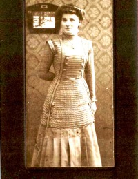 Emma Löchelt, etwa 1910